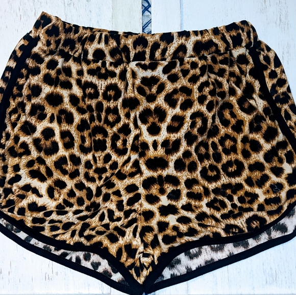 🆕 Outfit 11-12 Year  🆕 Jr Size Tank and shorts combo, smallish medium. - Picture 3 of 8